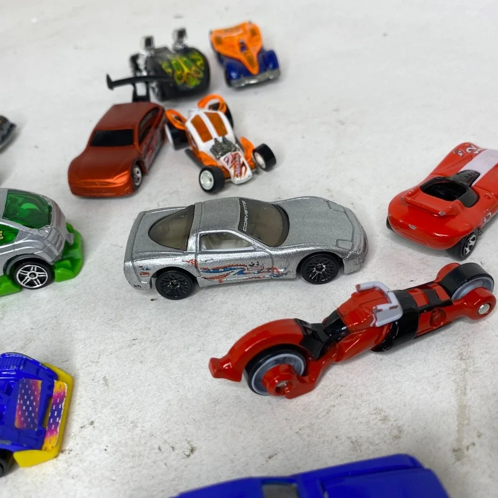 Hot Wheels Lot of 25 Diecast Cars 1970s–2000s Mercedes Fire Truck Mega-Duty